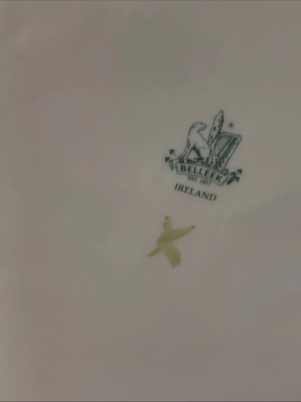 Belleek Ireland Shamrock cottage covered casserole dish Round Basket weave.